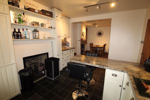 Kitchen/Diner2- click for photo gallery